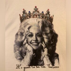 NWOT - Dolly Parton “It’s Good to be Queen Bejeweled Tee in White - XL